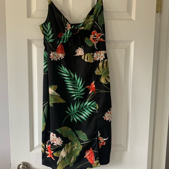 Tropical Summer Dress 🌴 🔥 - Picture 4 of 5